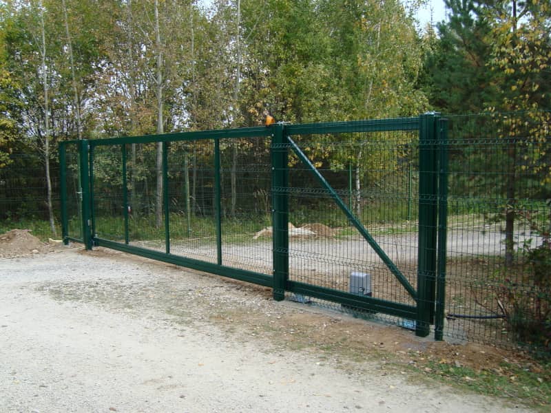 Сетчатый забор DoorHan в Брянске с установкой