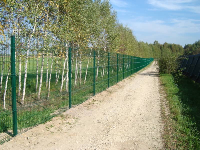 Сетчатый забор DoorHan в Брянске с установкой