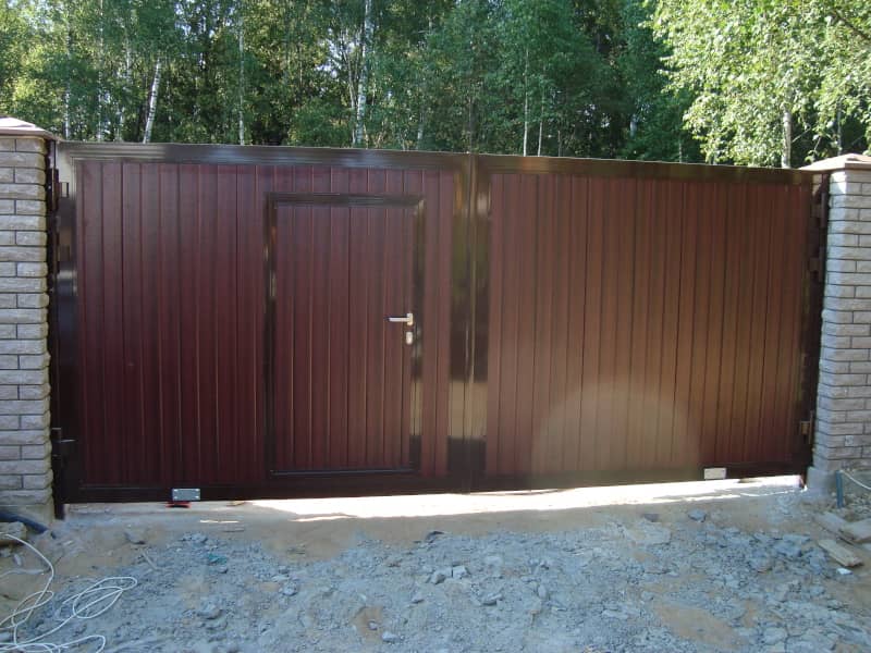 Уличные ворота DoorHan в Брянске с установкой